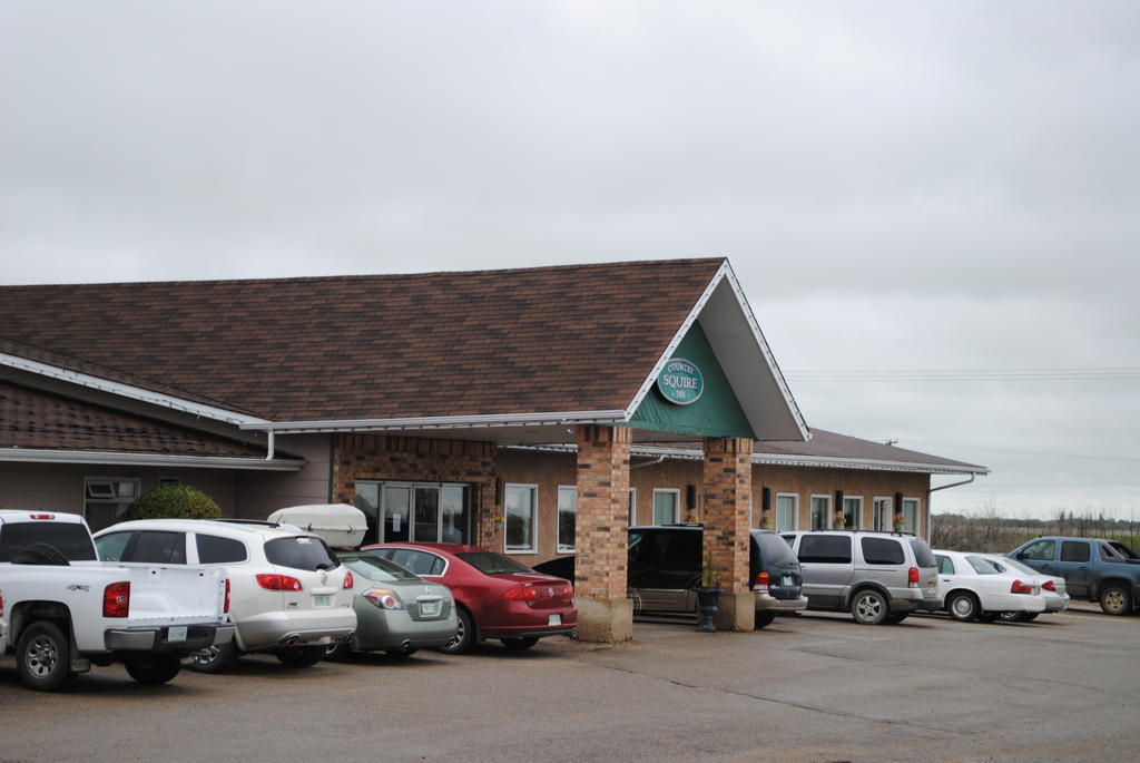 Moosomin Country Squire Inn Экстерьер фото